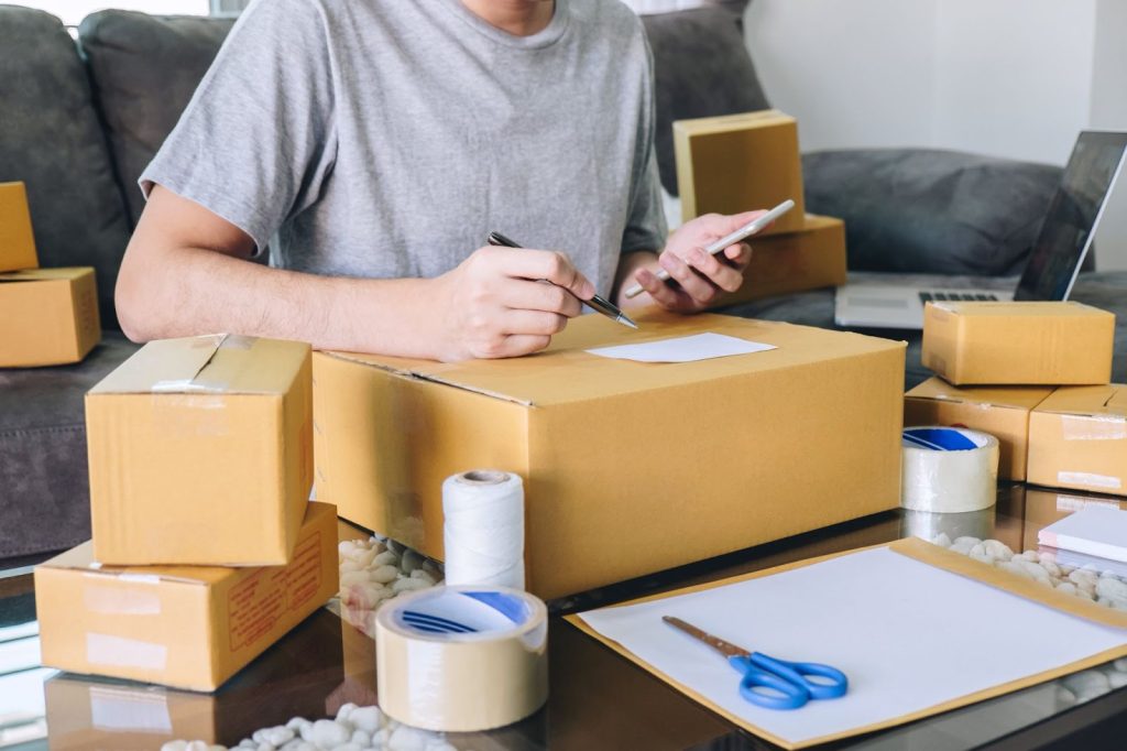 How to ship packages for small businesses