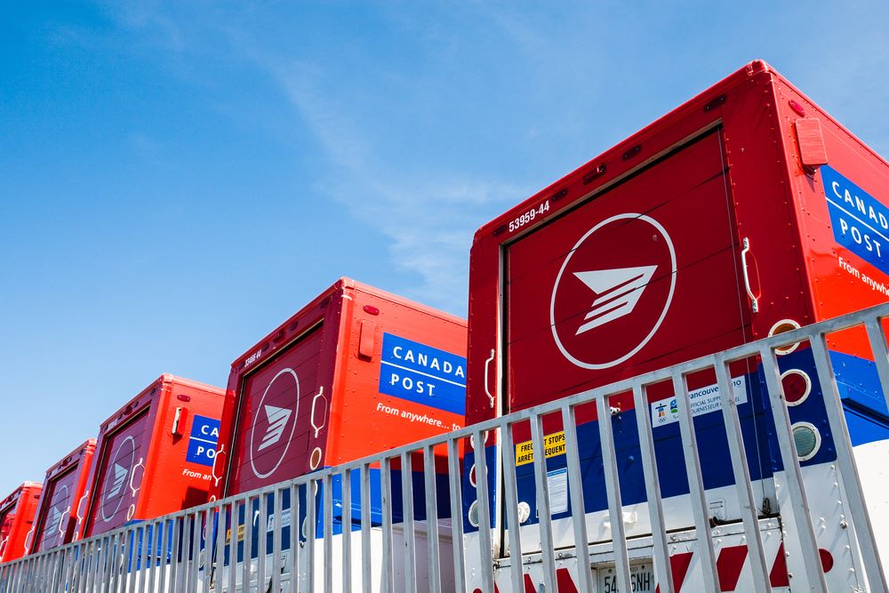 Canada Post services for cross-border and national delivery